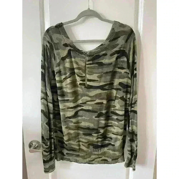 Torrid Green Camo Long Sleeve Top Womens Plus Size 1 Back Zipper soft knit - Picture 2 of 5